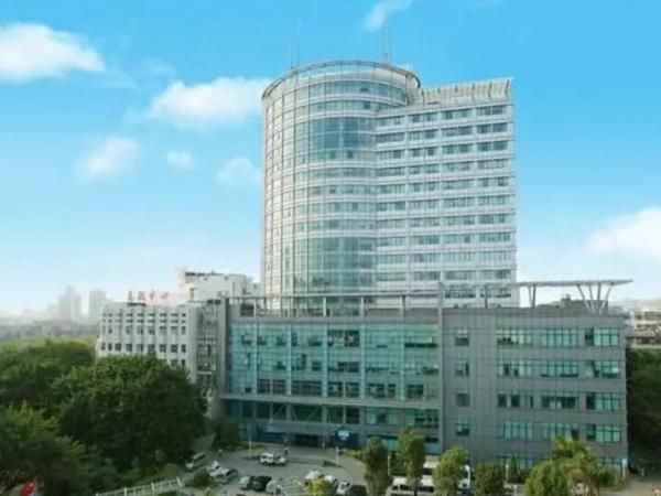 1726718835292614.jpg 深圳市宝安区人民医院.jpg